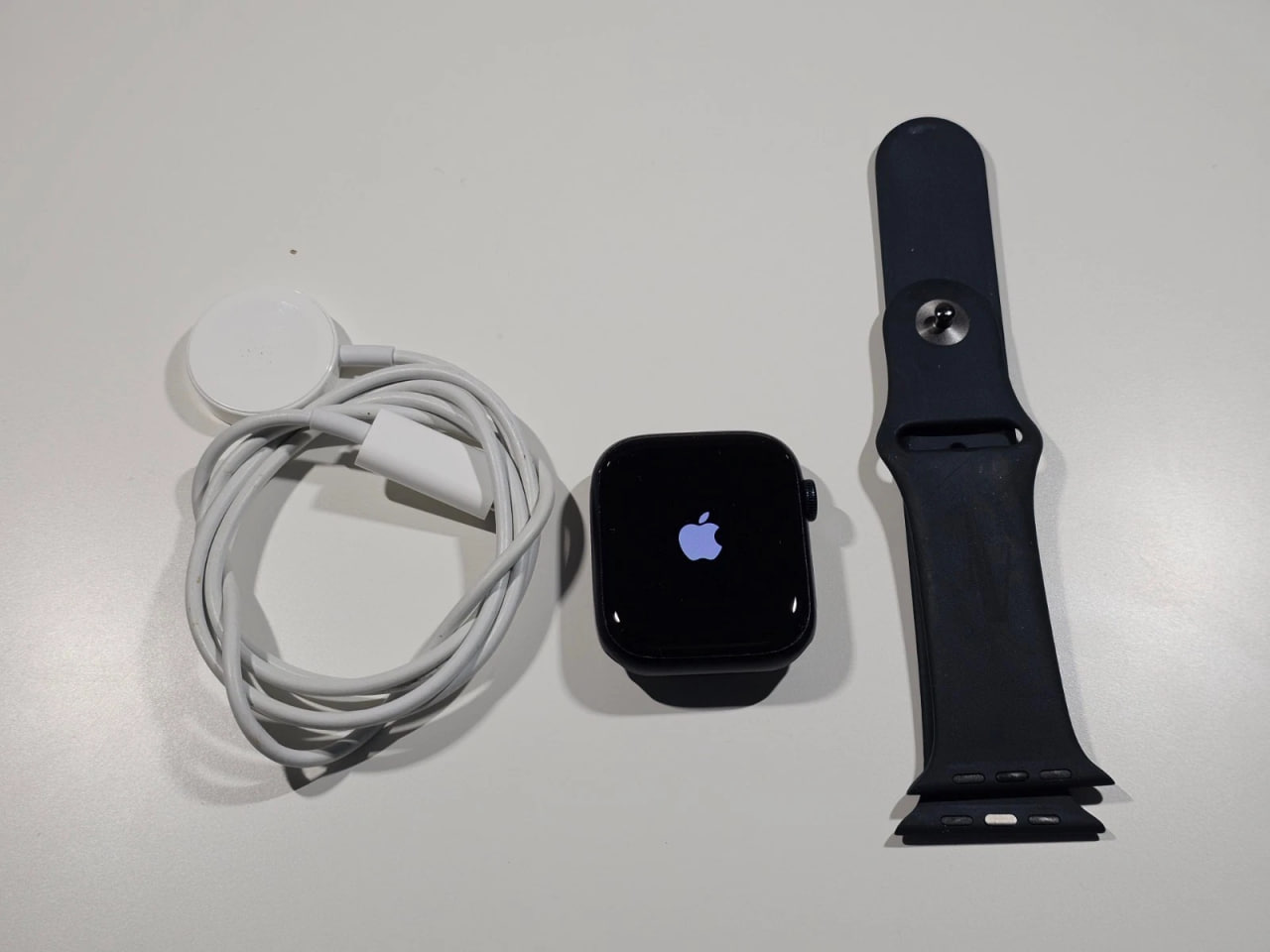 Apple Watch Series 9 45mm Aluminum Case with Sport Band - Midnight, M/L (GPS + Cellular) (MRMD3LL/A)