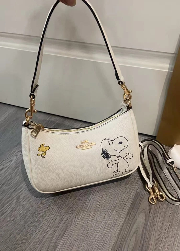 COACH x PEANUTS CBJ76 Teri Shoulder Bag Snoopy Chalk Multi Outlet New