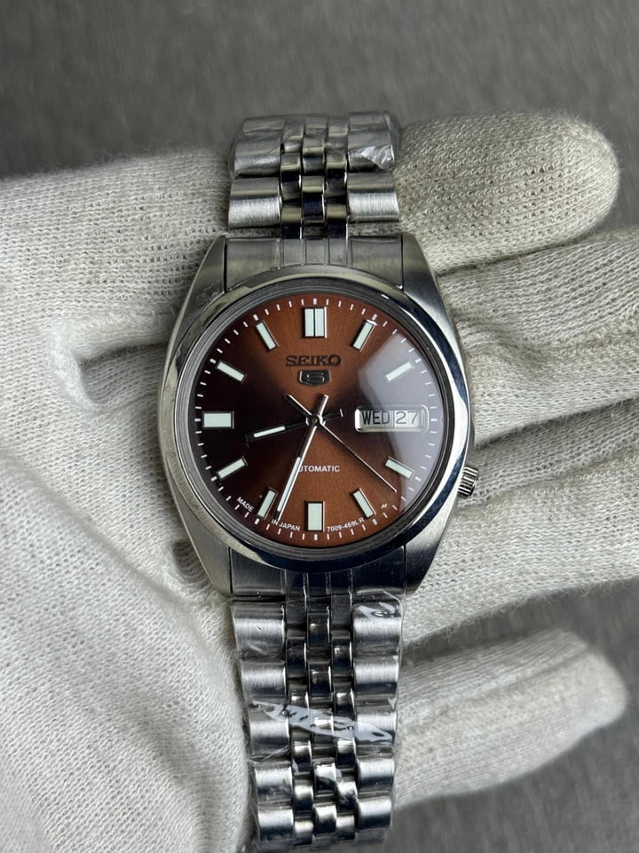 Vintage Seiko 5 Automatic Men's Watch 7009 Day/Date